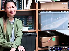 Asians pussy suck HD video.